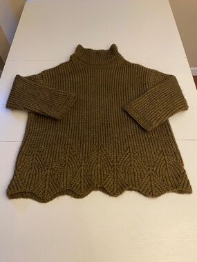 Hand-Knitted Heavy Wool Mock Sweater XL Unisex Olive 360° Scalloped Hem